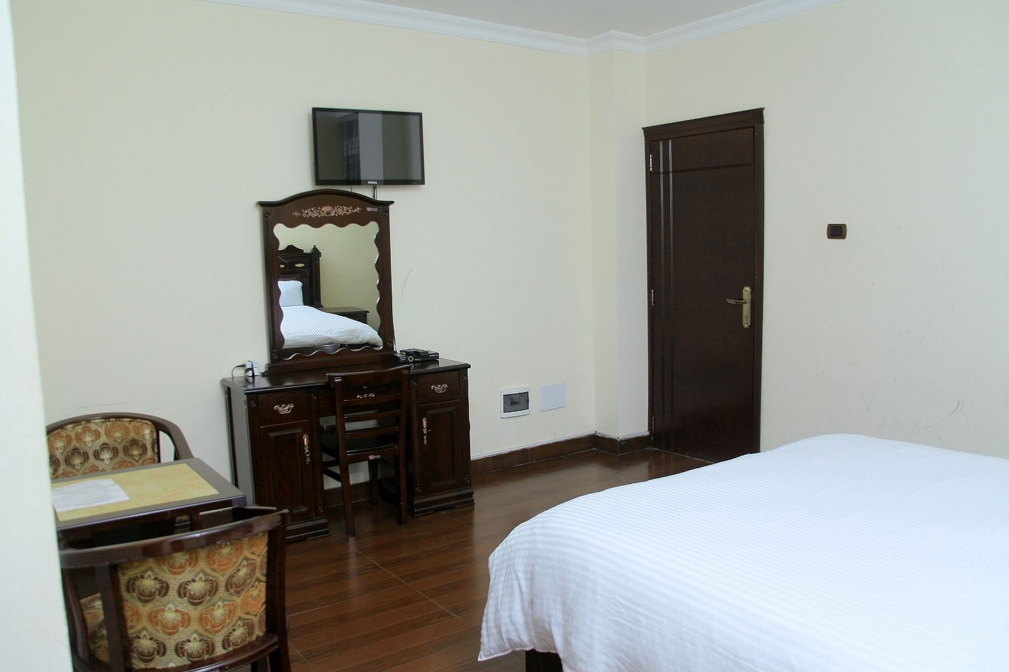 Bnow Hotel Addis Ababa Dış mekan fotoğraf